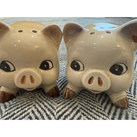 Vintage Handpainted Ceramic Pig Salt & Pepper Shakers MOC Japan Cute Collectible - Picture 2 of 11